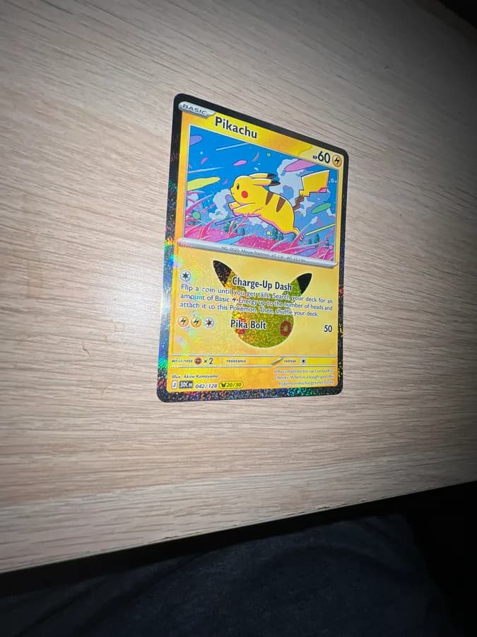Pikachu: Front tilted left